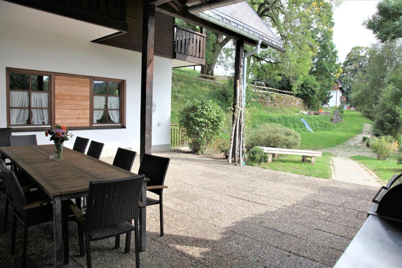 Stuub Jostal Apartment ทิทิเซ-นอยชตัดท์ ภายนอก รูปภาพ